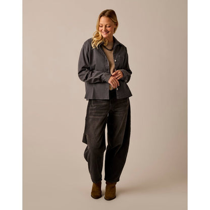 Front view of the Carve Designs Claire Twill Shirt in Washed Black on a model against a neutral background.
