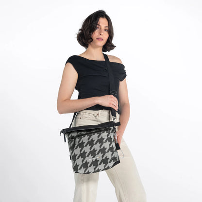 Sherpani Vale AT | Reversible Crossbody - Houndstooth Print product image