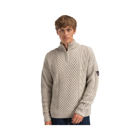 A front view of the Dale Of Norway Jordalen Masc. Sweater-SAMPLE in Sand Melange on a model against a white background.