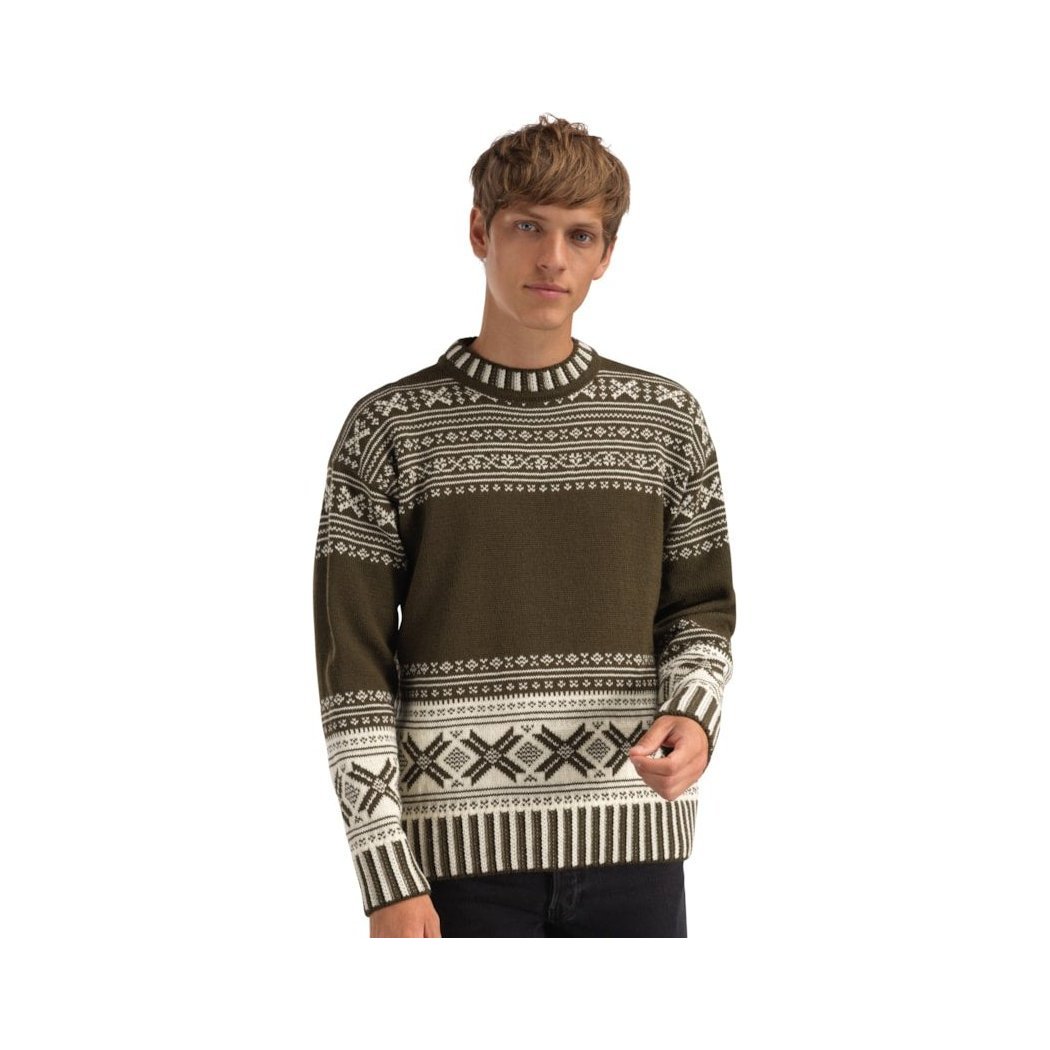 A front view of the Dale Of Norway Torridal Masc Sweater-SAMPLE in ArmyGrnOffWht on a model against a white background.