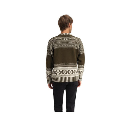 Back view of the Dale Of Norway Torridal Masc Sweater-SAMPLE in ArmyGrnOffWht on a model against a white background.