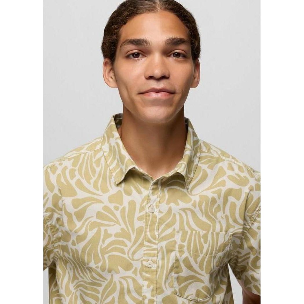 A front view of the Prana Sample - Men's Stimmersee Shirt in Beach Pebble Seaweed on a model against a light gray background.
